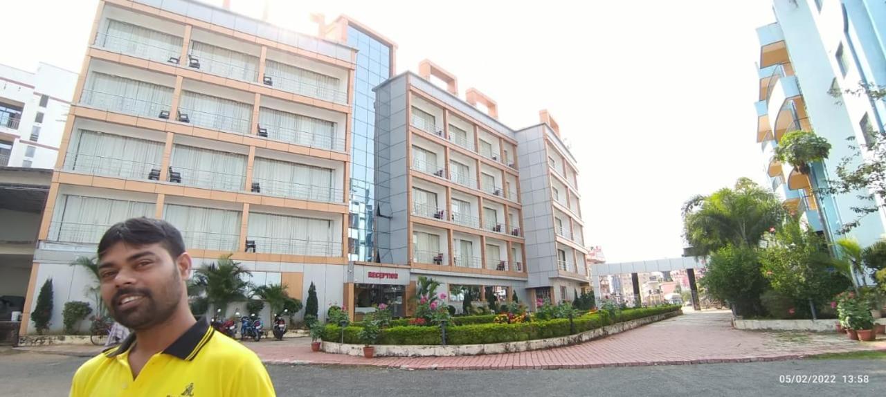 Hotel Rajmahal 塔拉皮斯 外观 照片