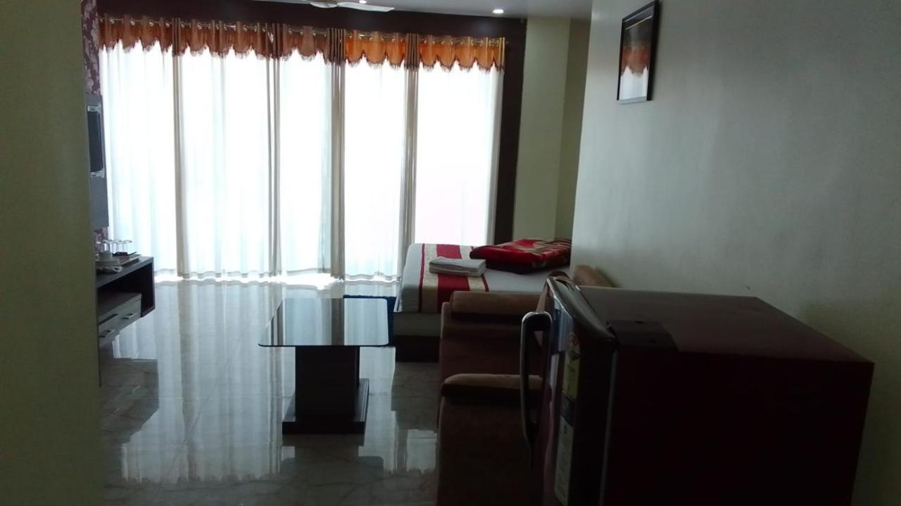 Hotel Rajmahal 塔拉皮斯 外观 照片