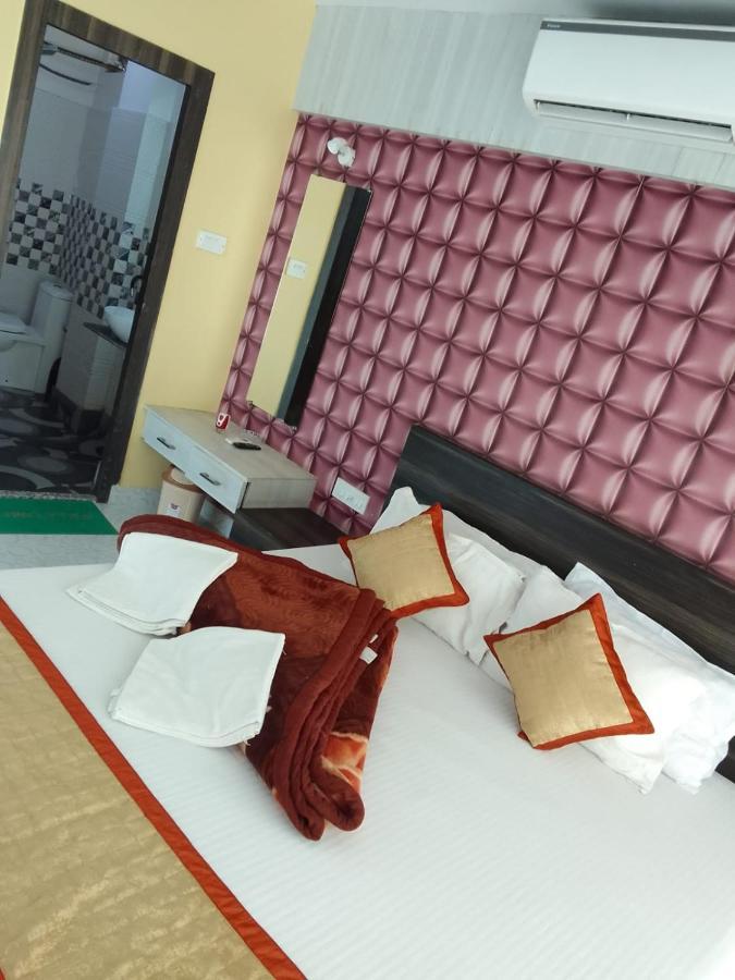 Hotel Rajmahal 塔拉皮斯 外观 照片